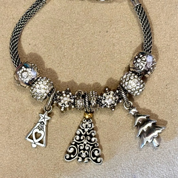 ❌SOLD❌ 🆕 Brighton Noble Fir Tree charm Silver with Christmas star on top NWOT - Picture 4 of 5